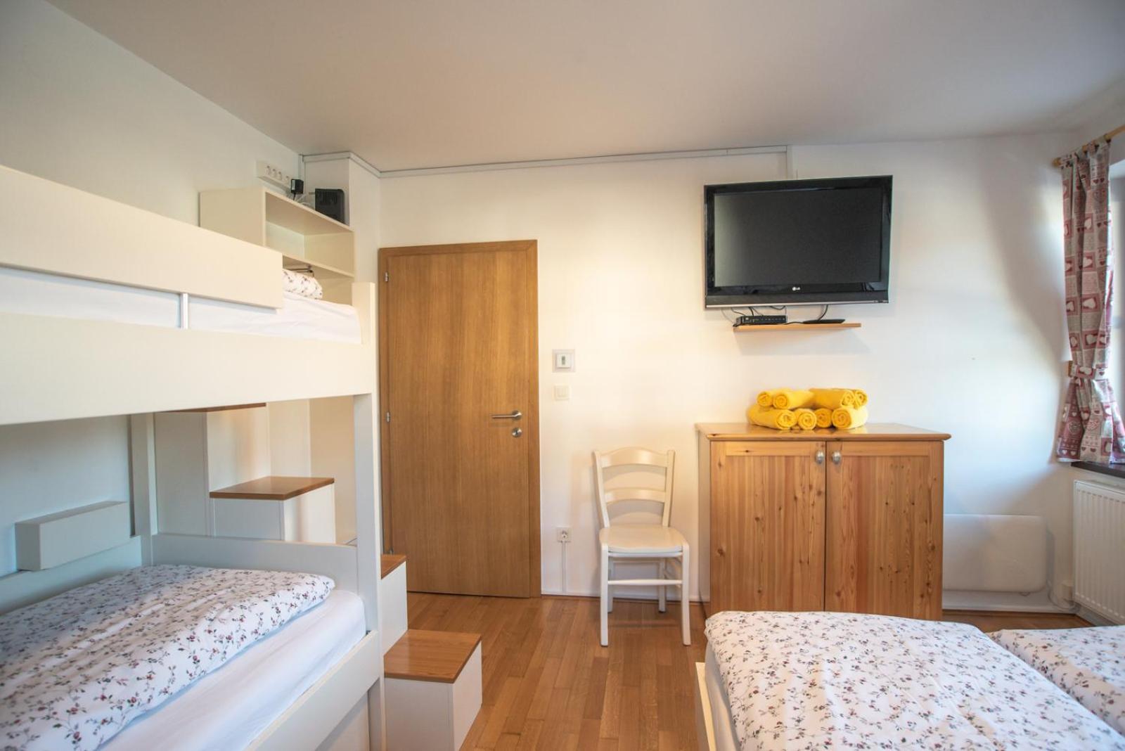 Pritlicni Apartma Hribovc Z Atrijem Kranjska Gora Ngoại thất bức ảnh