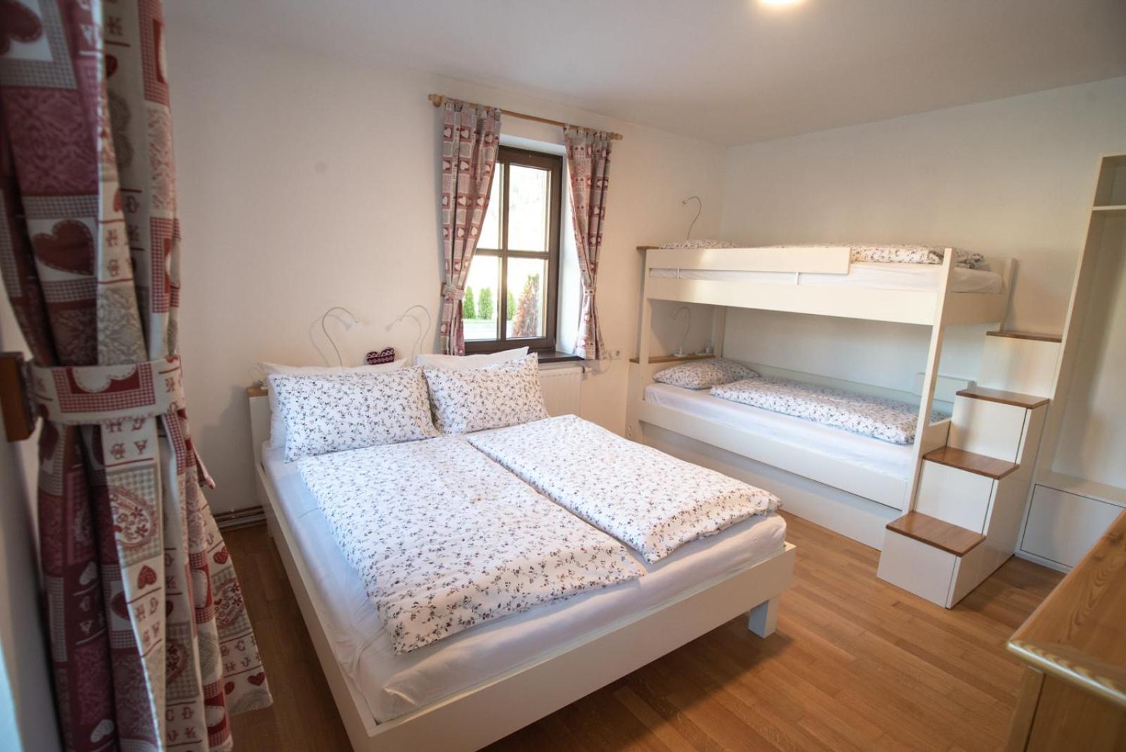 Pritlicni Apartma Hribovc Z Atrijem Kranjska Gora Ngoại thất bức ảnh